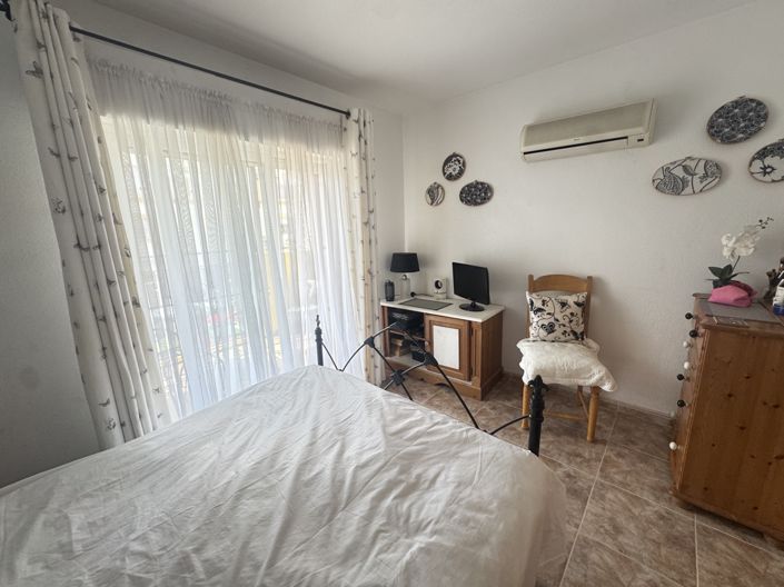 Image No.14-3 Bed Townhouse for sale