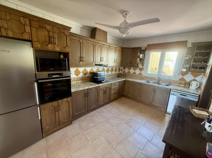 Image No.10-3 Bed Villa for sale