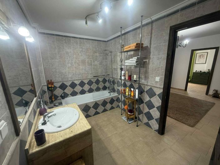 Image No.30-3 Bed Villa for sale