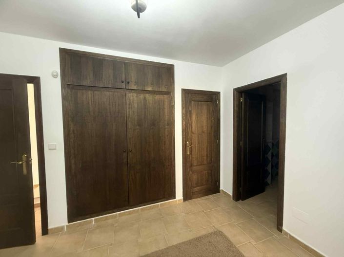 Image No.34-3 Bed Villa for sale