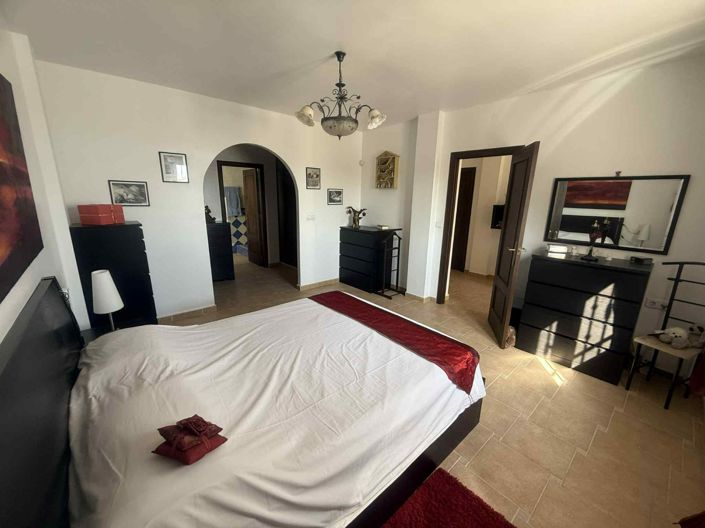 Image No.37-3 Bed Villa for sale