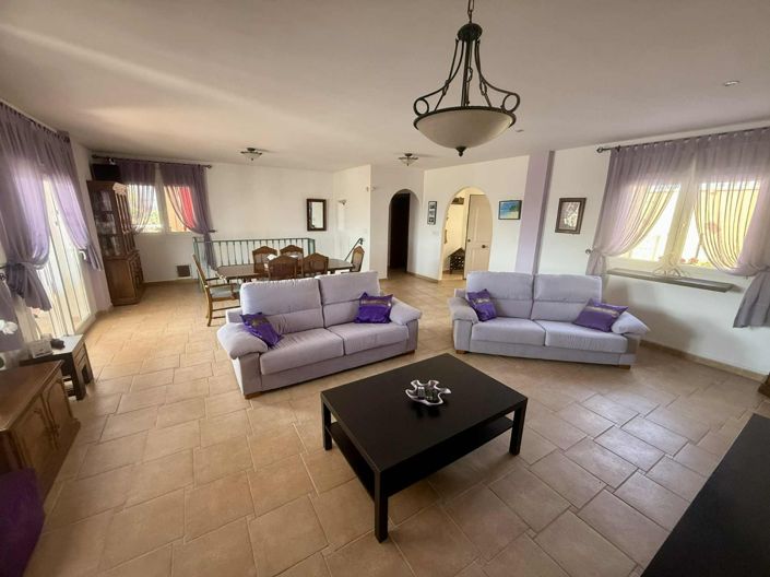 Image No.8-3 Bed Villa for sale