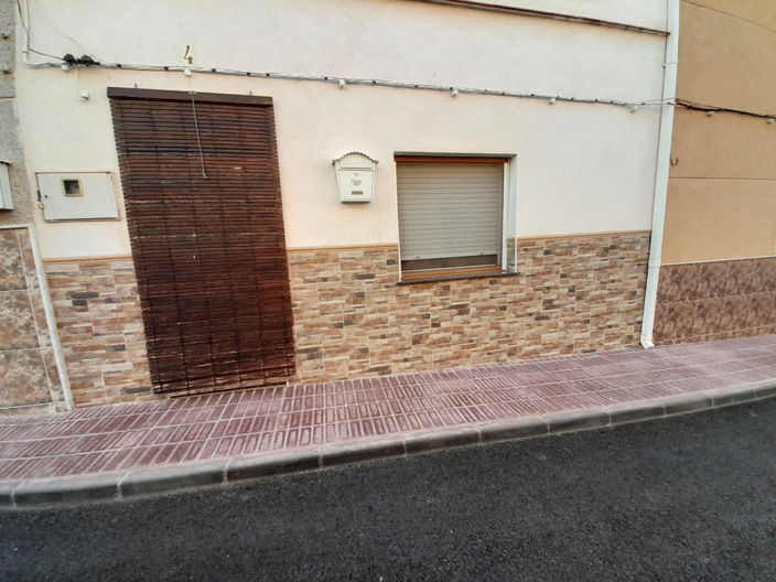 Image No.30-2 Bed Townhouse for sale