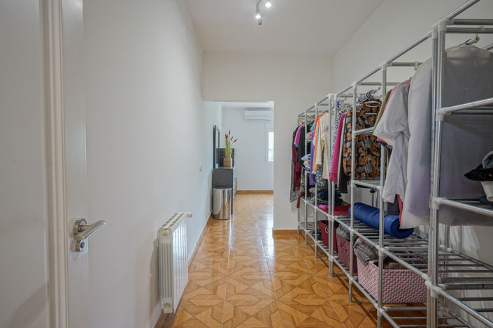 Image No.17-4 Bed Villa for sale