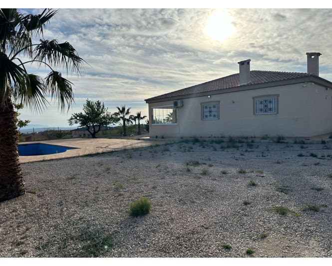 Image No.1-3 Bed Villa for sale
