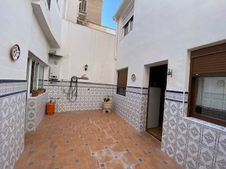 Image No.10-5 Bed Townhouse for sale