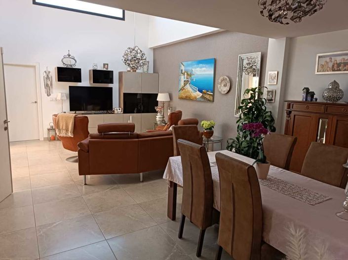 Image No.4-2 Bed Villa for sale