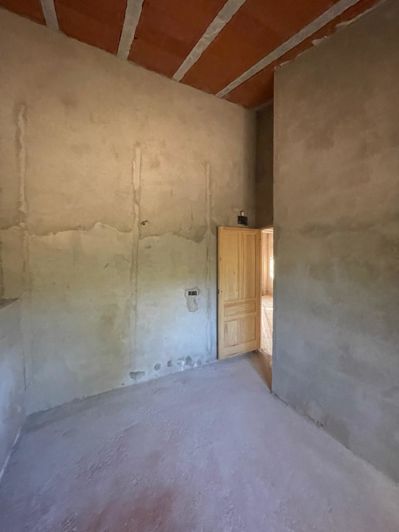 Image No.9-2 Bed Land for sale