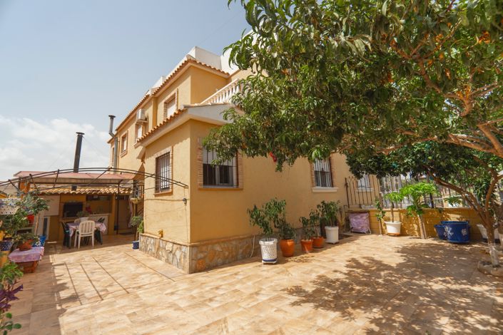 Image No.1-3 Bed Villa for sale