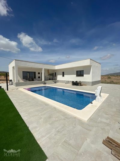 Image No.1-3 Bed Townhouse for sale