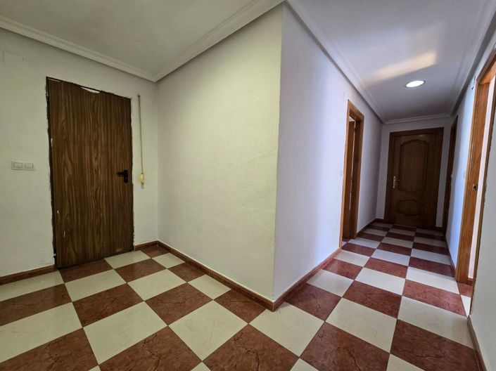 Image No.26-5 Bed Townhouse for sale