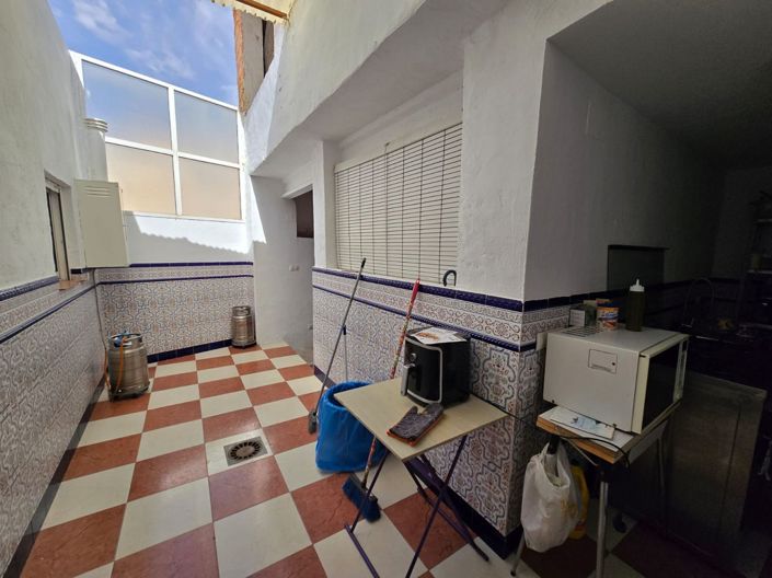 Image No.29-5 Bed Townhouse for sale