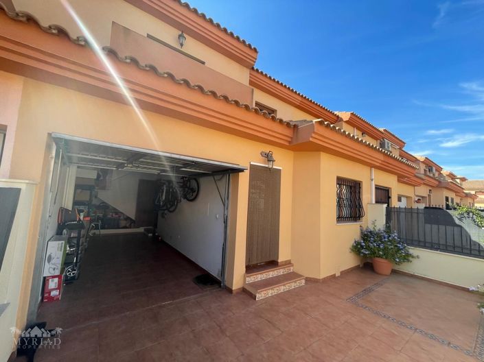 Image No.4-4 Bed Townhouse for sale