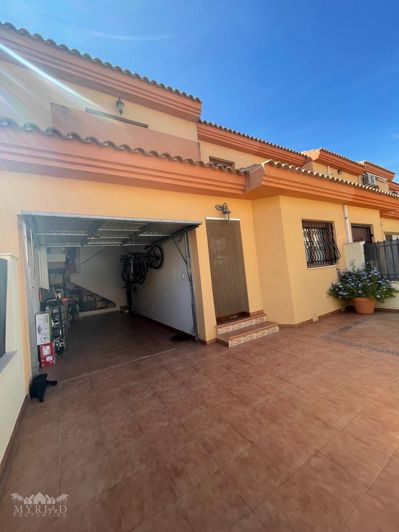 Image No.42-4 Bed Townhouse for sale