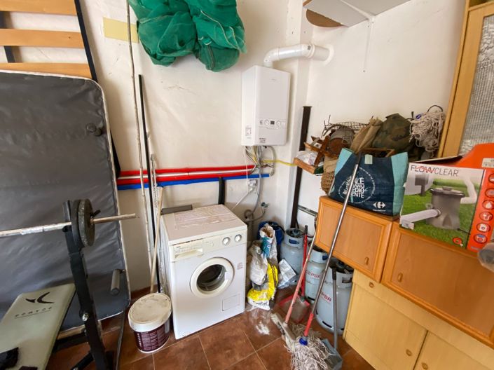 Image No.11-8 Bed Villa for sale