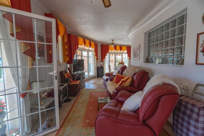 Image No.28-4 Bed Villa for sale