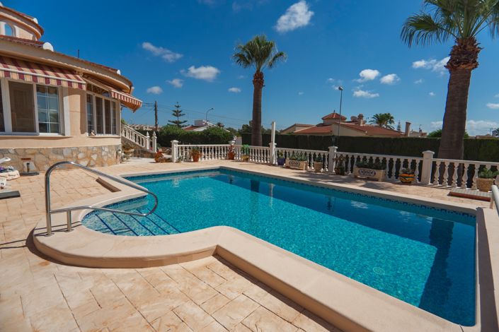 Image No.3-4 Bed Villa for sale