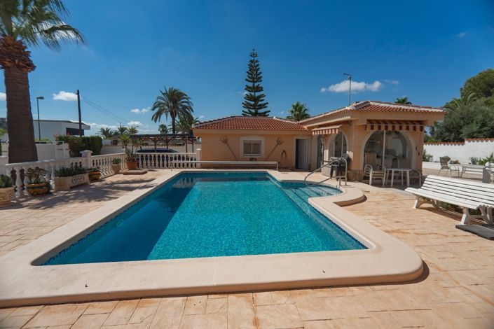 Image No.4-4 Bed Villa for sale