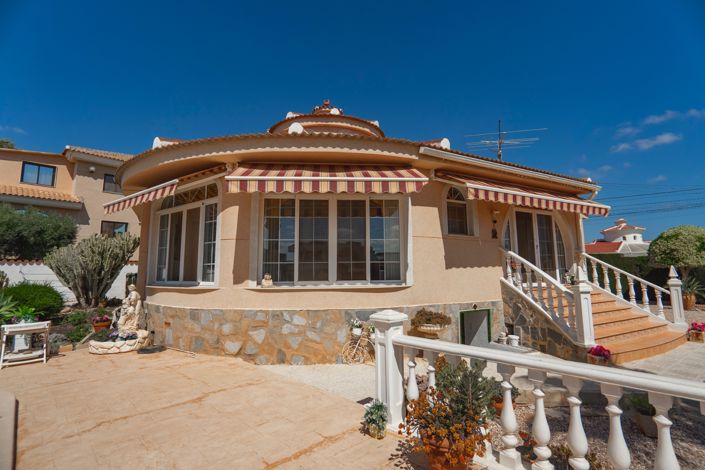 Image No.6-4 Bed Villa for sale