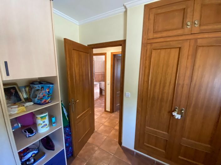 Image No.32-3 Bed Country House for sale