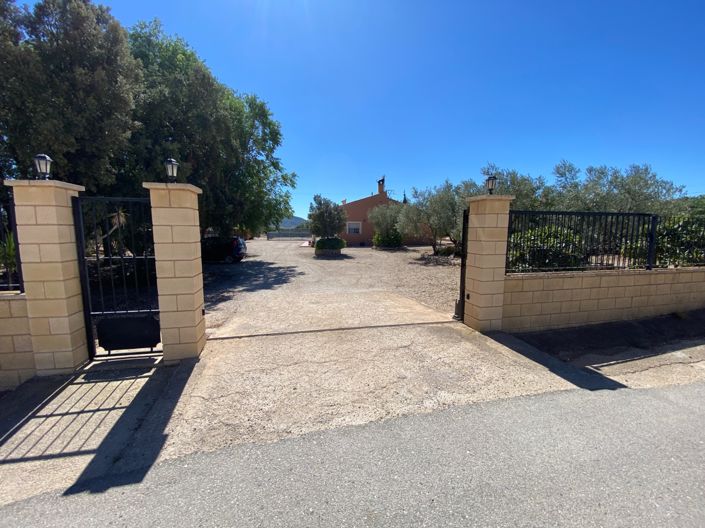 Image No.8-3 Bed Country House for sale