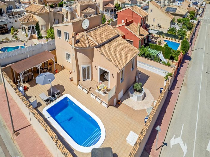 Image No.17-3 Bed Villa for sale