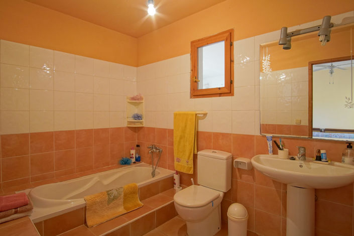 Image No.15-6 Bed Villa for sale