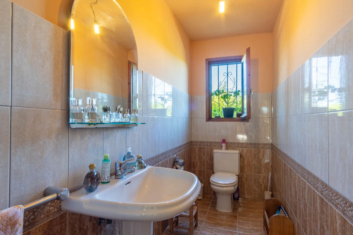 Image No.9-6 Bed Villa for sale