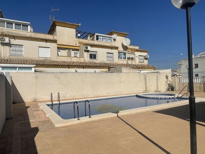 Image No.5-3 Bed Townhouse for sale