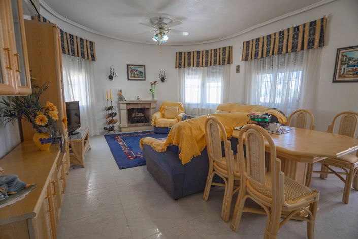 Image No.3-3 Bed Villa for sale