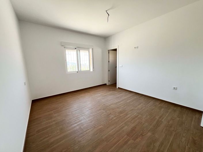 Image No.23-3 Bed Villa for sale