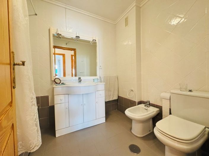 Image No.26-4 Bed Apartment for sale