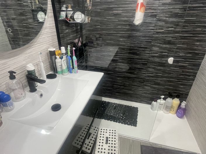 Image No.24-3 Bed Apartment for sale