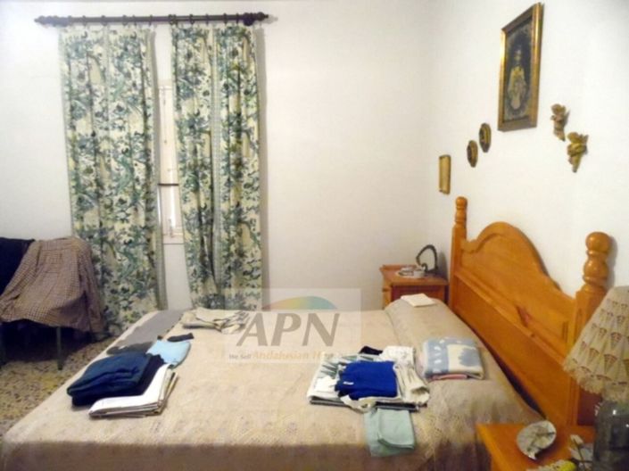 Image No.14-7 Bed Country House for sale