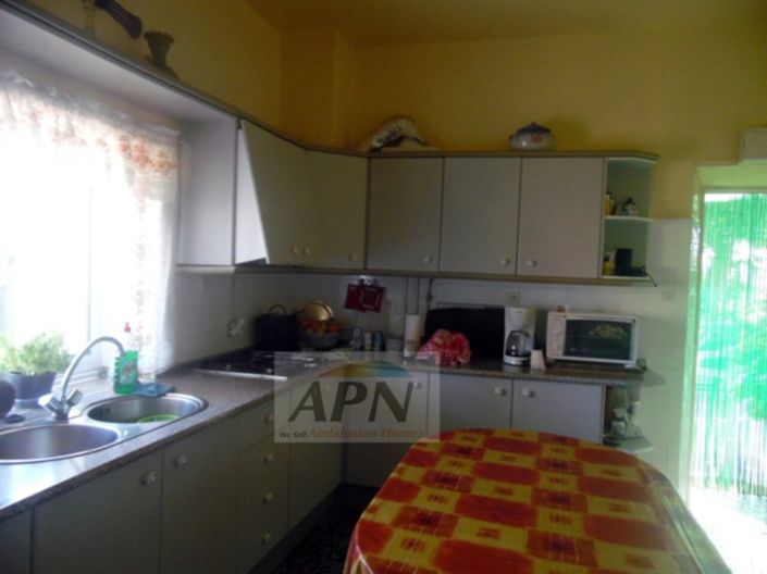 Image No.8-7 Bed Country House for sale