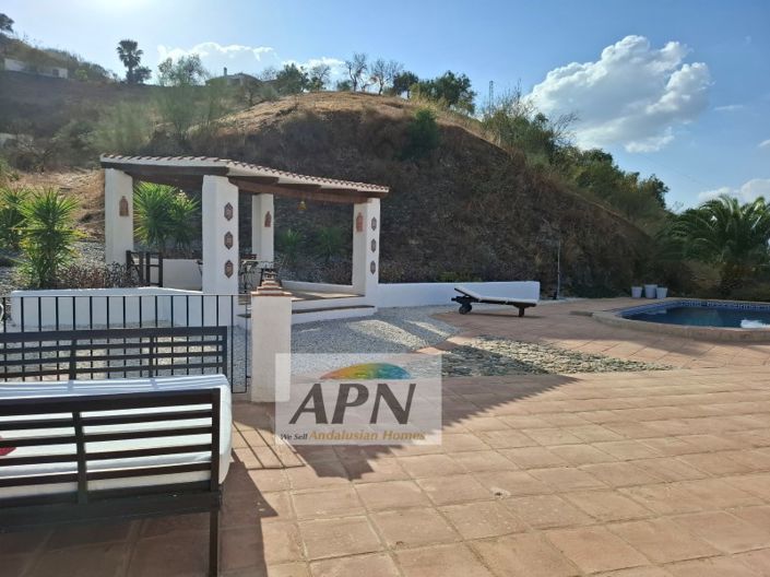 Image No.14-3 Bed Country House for sale