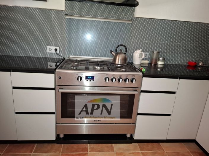 Image No.26-3 Bed Country House for sale