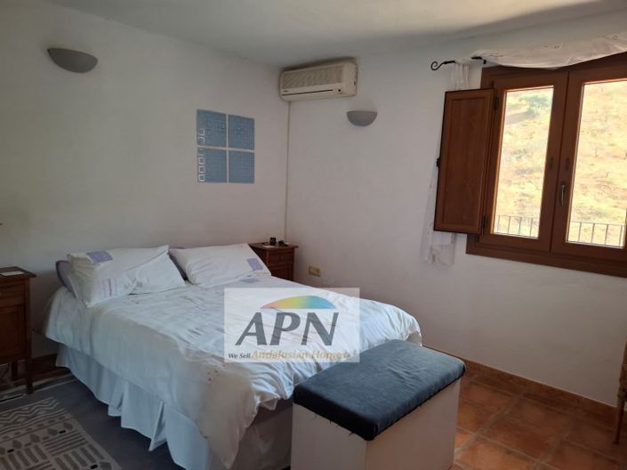 Image No.39-3 Bed Country House for sale