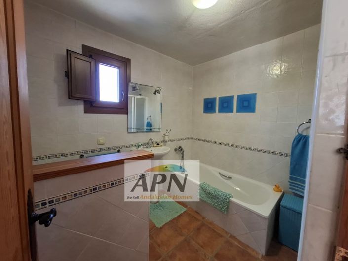 Image No.47-3 Bed Country House for sale