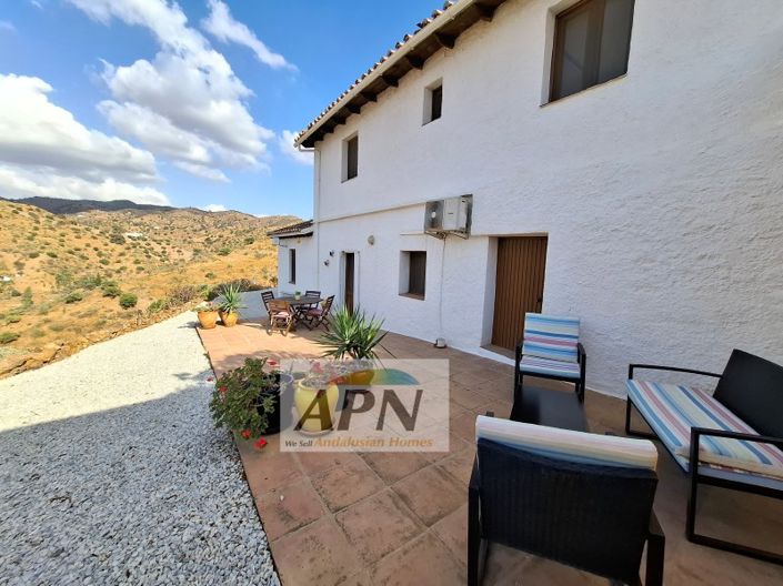 Image No.6-3 Bed Country House for sale