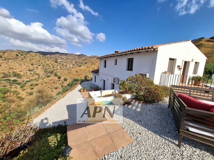 Image No.7-3 Bed Country House for sale