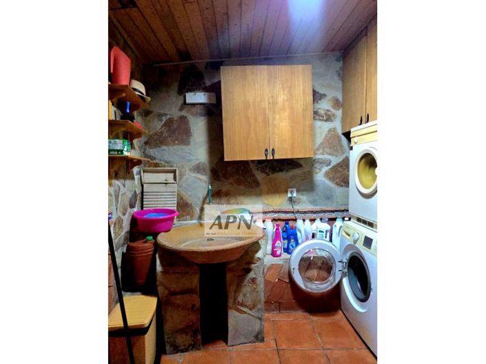 Image No.18-14 Bed Country House for sale