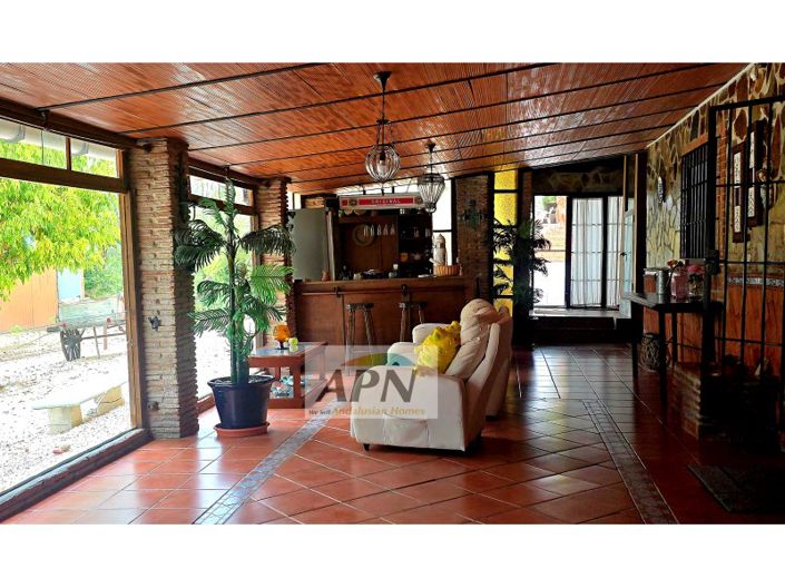 Image No.19-14 Bed Country House for sale