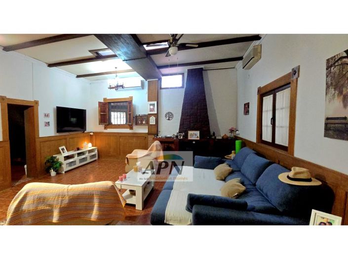 Image No.22-14 Bed Country House for sale