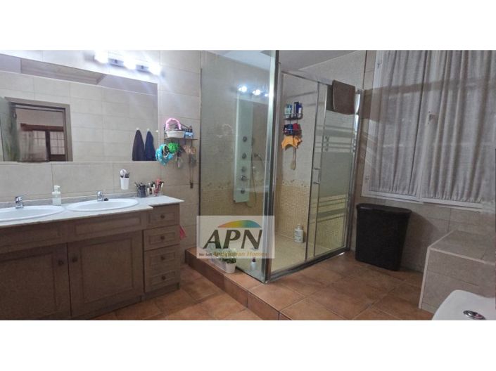 Image No.29-14 Bed Country House for sale