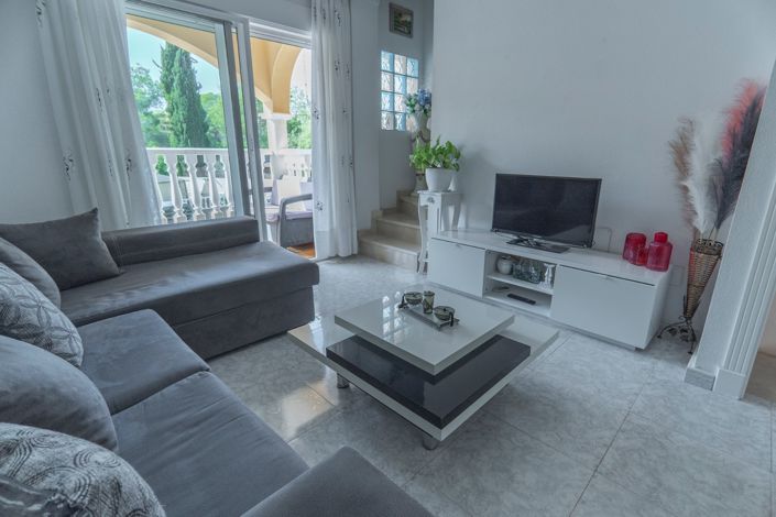 Image No.8-2 Bed Townhouse for sale