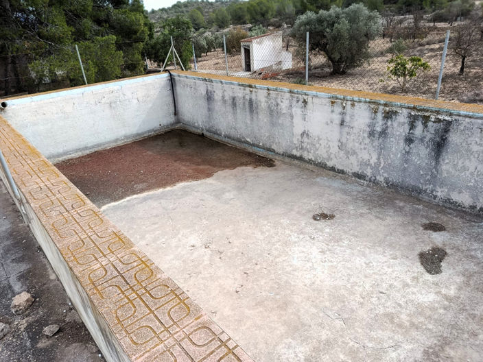 Image No.17-3 Bed Country House for sale