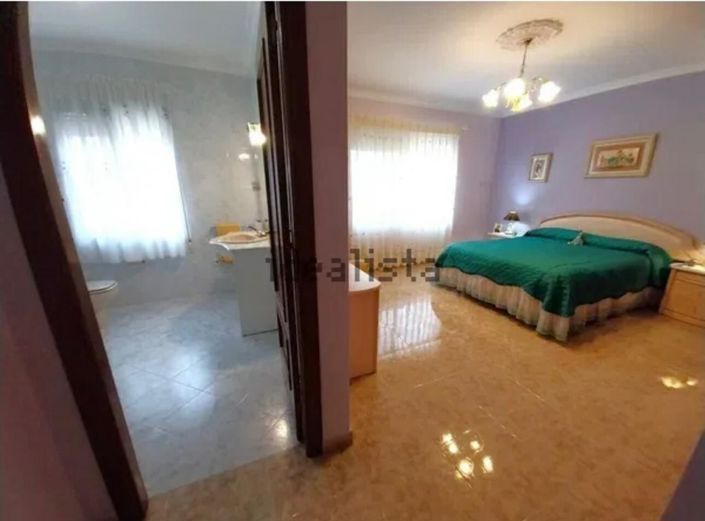 Image No.15-4 Bed Villa for sale