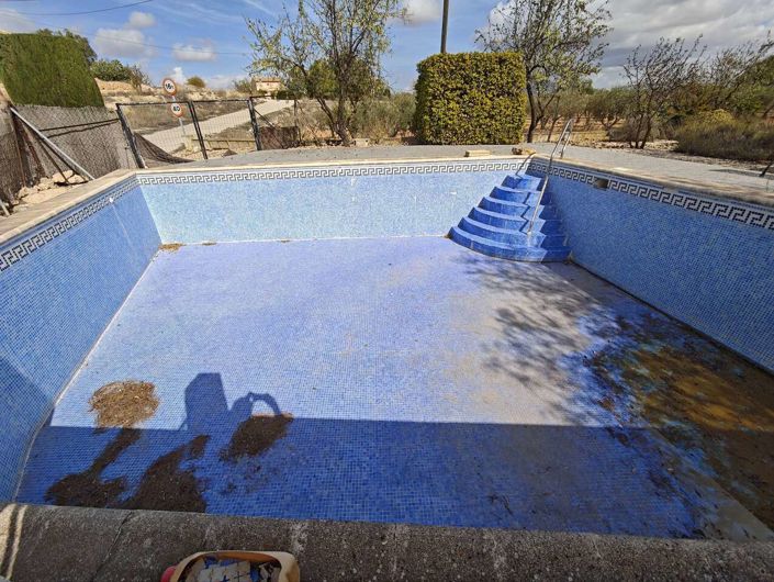 Image No.18-4 Bed Country House for sale