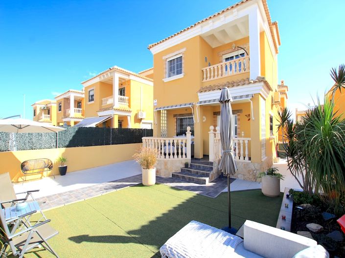 Image No.1-3 Bed Villa for sale